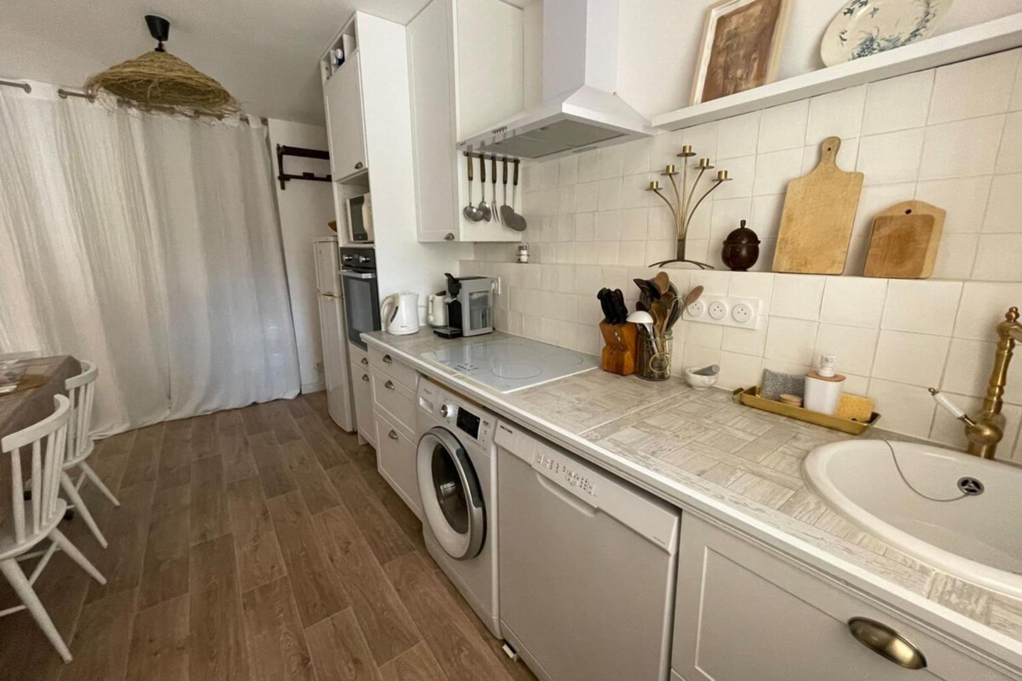 Charming Air-Conditioned One-Bedroom 150M From Cavaliere Beach 르 라방두 외부 사진