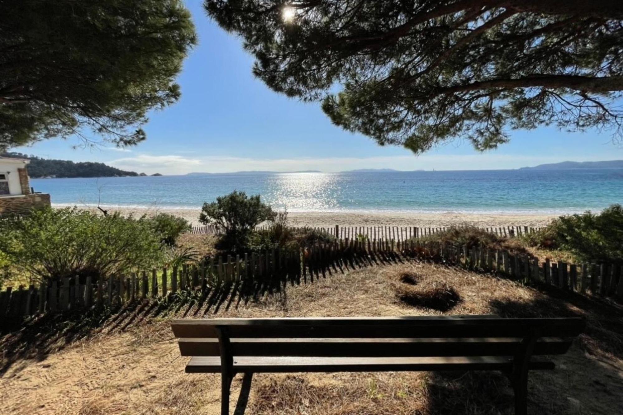 Charming Air-Conditioned One-Bedroom 150M From Cavaliere Beach 르 라방두 외부 사진