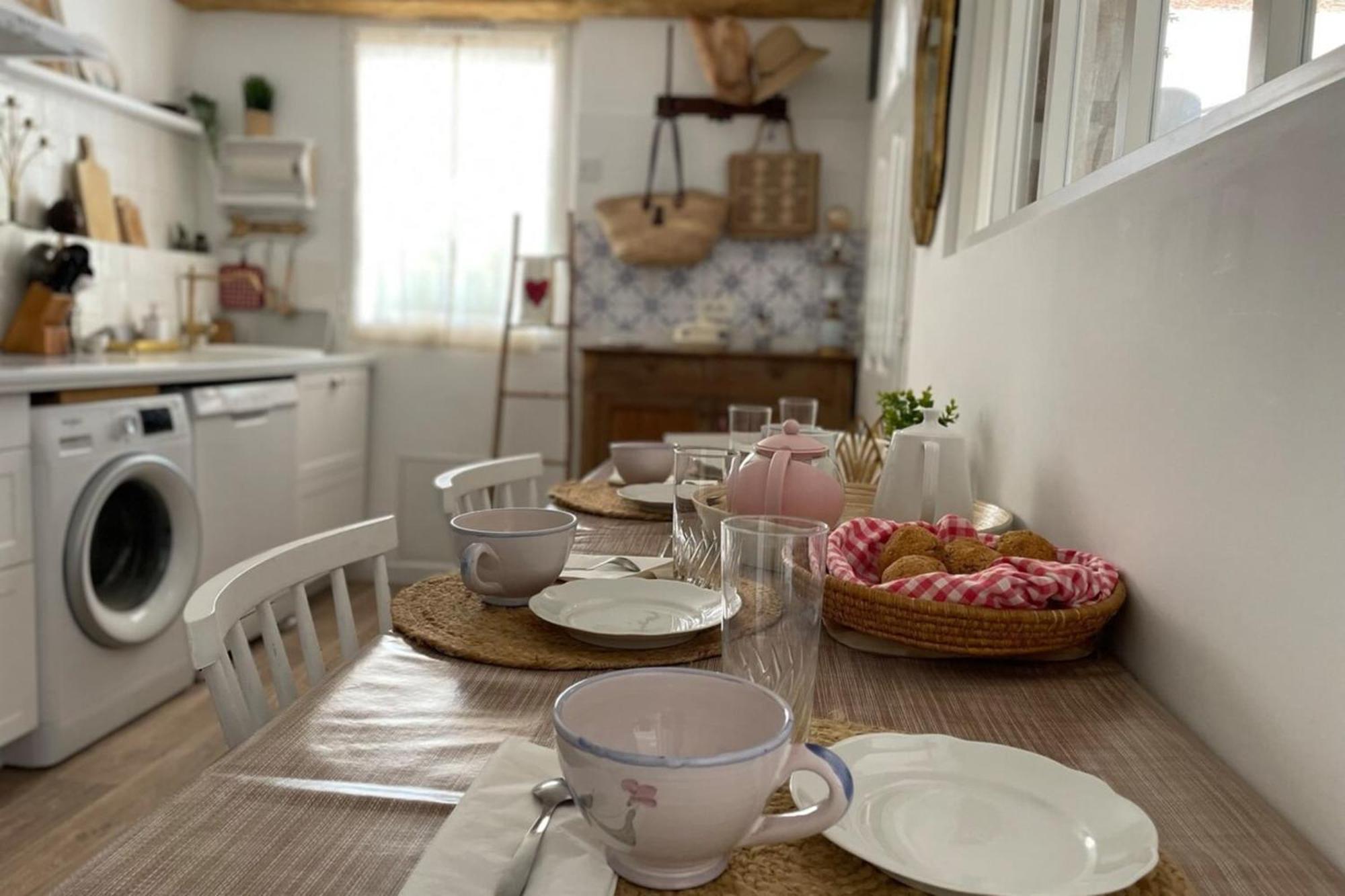 Charming Air-Conditioned One-Bedroom 150M From Cavaliere Beach 르 라방두 외부 사진