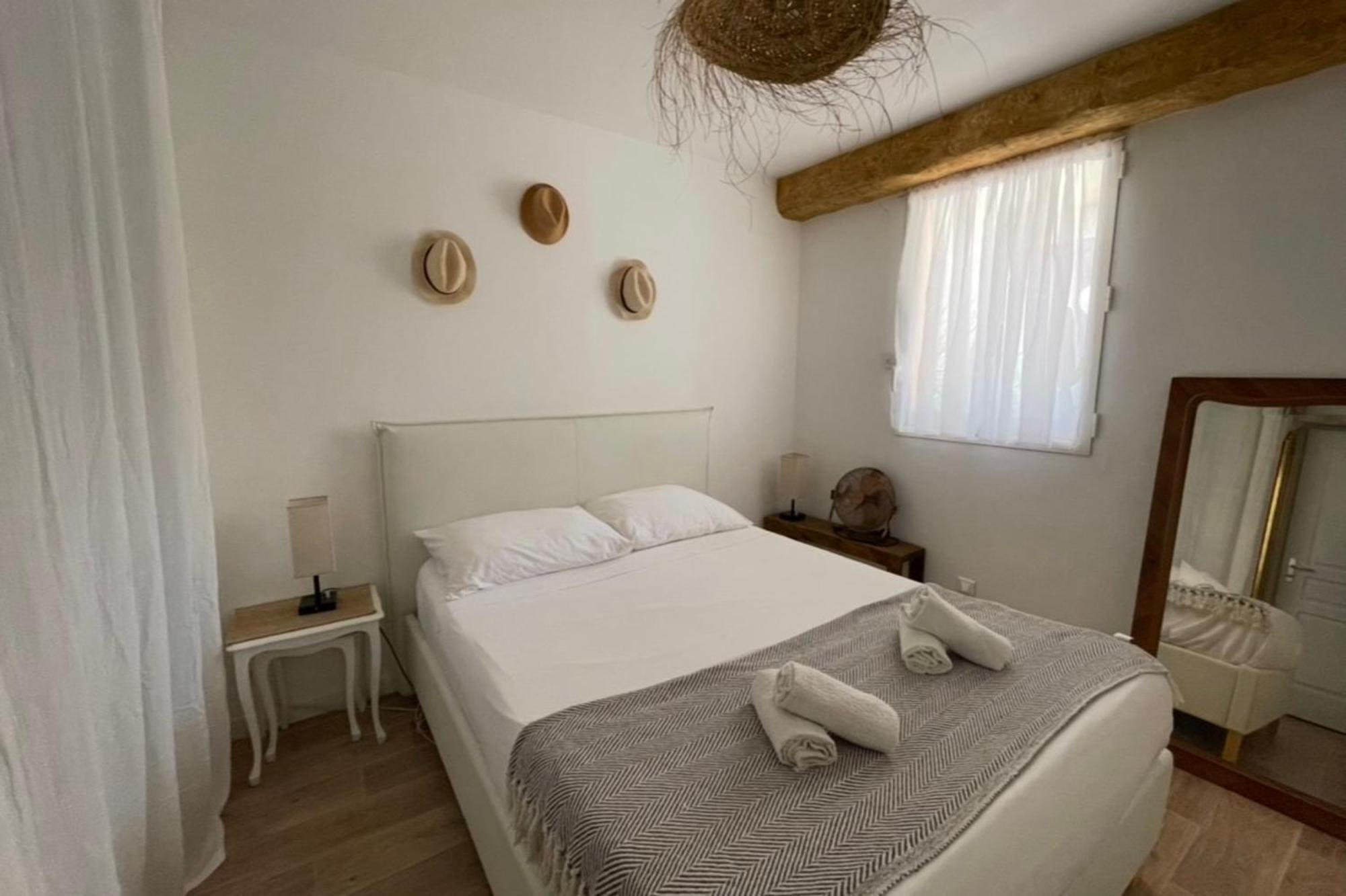 Charming Air-Conditioned One-Bedroom 150M From Cavaliere Beach 르 라방두 외부 사진