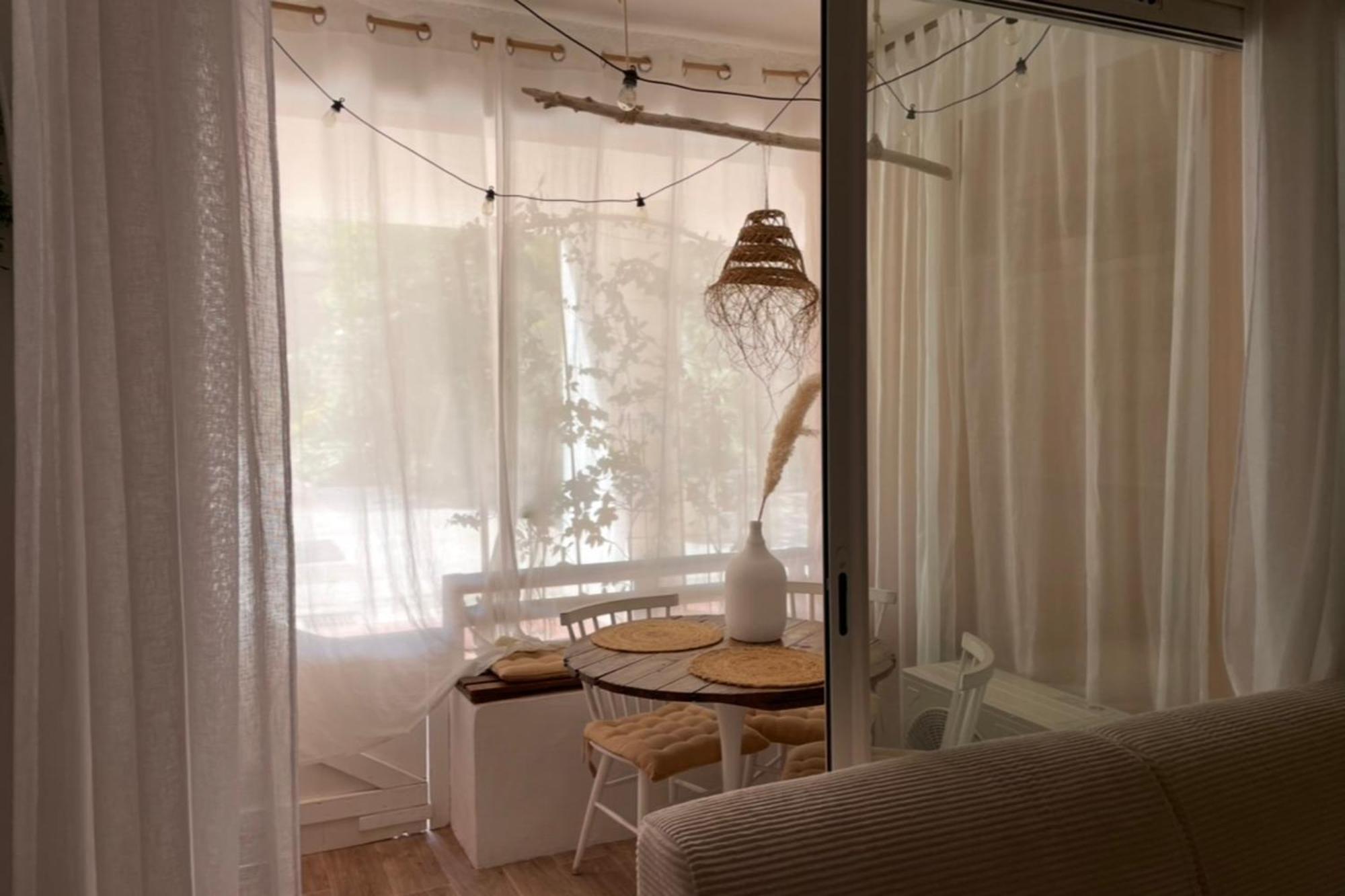 Charming Air-Conditioned One-Bedroom 150M From Cavaliere Beach 르 라방두 외부 사진