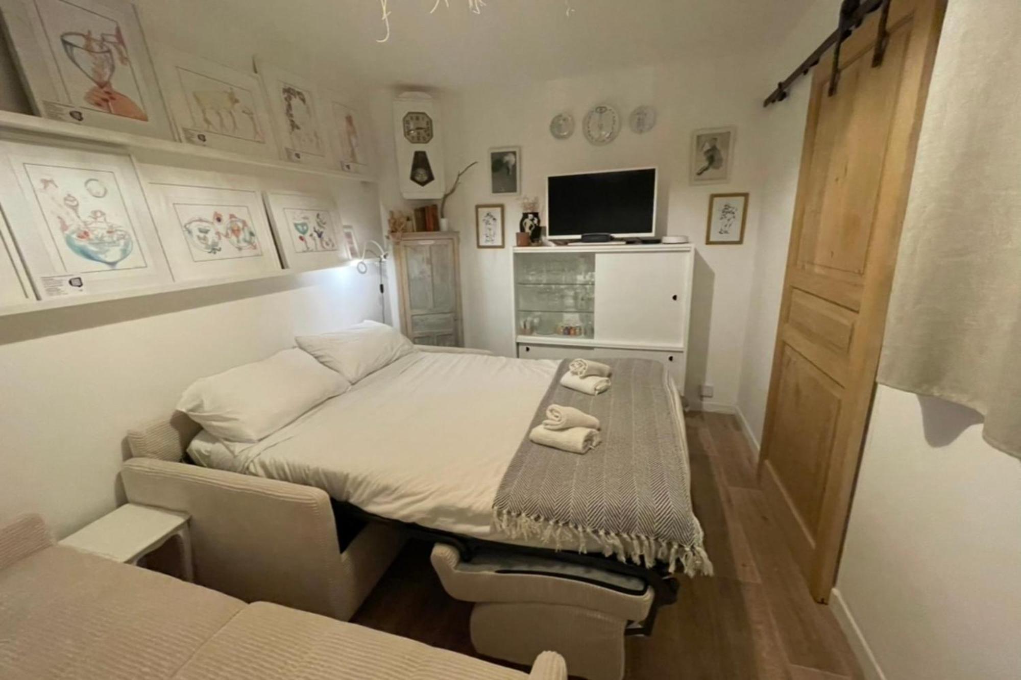 Charming Air-Conditioned One-Bedroom 150M From Cavaliere Beach 르 라방두 외부 사진