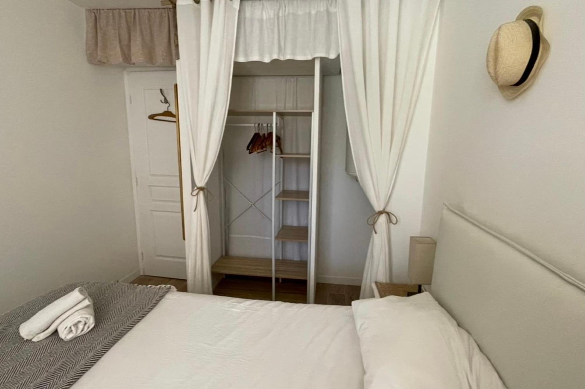 Charming Air-Conditioned One-Bedroom 150M From Cavaliere Beach 르 라방두 외부 사진